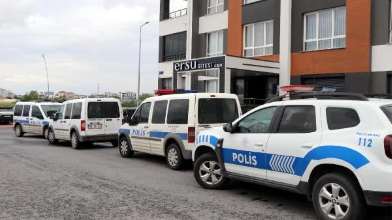 Kayseri'de Avukat Temizlediği Tabancasının Ateş Alması Sonucu Yaralandı