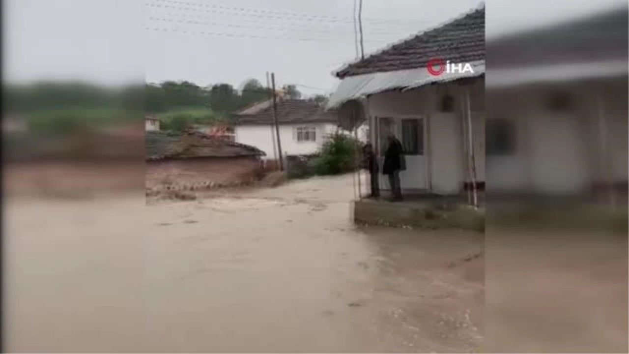 Samsun'da sağanak yağış taşkın ve su baskınlarına neden oldu