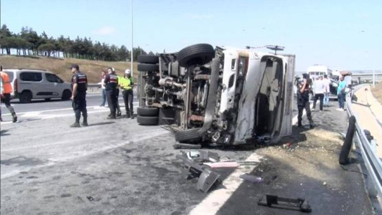 Silivri'de sapağı kaçıran sürücü kazaya neden oldu: 1'i ağır 3 yaralı