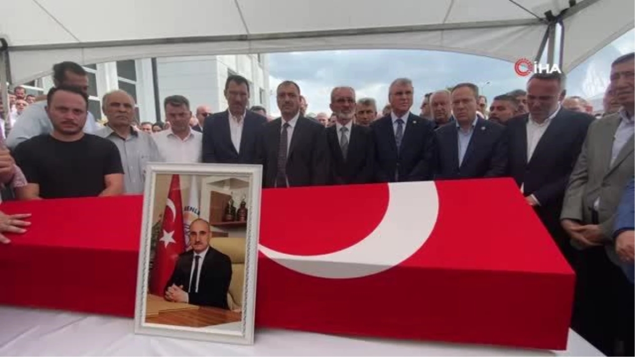Sakarya'da Belediye Başkanı Fevzi Kılıç'ın cenaze töreninde gözyaşları sel oldu