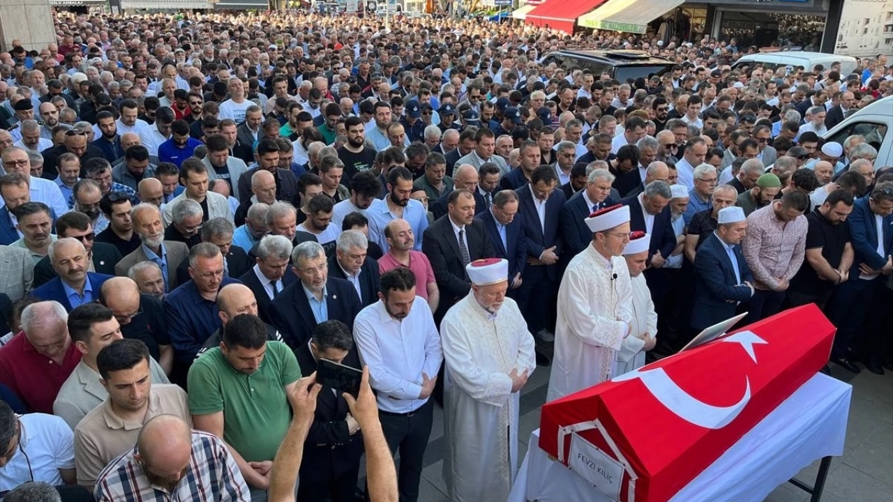Sakarya'da Erenler Belediye Başkanı Fevzi Kılıç toprağa verildi