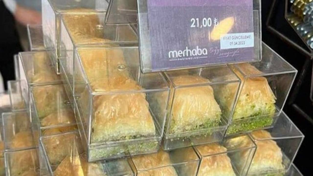 Bir dilim baklava 21 TL