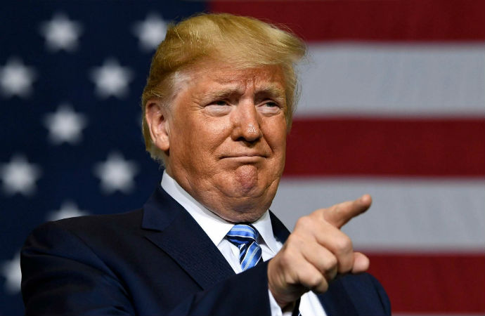 ABD Başkanı Trump, Azil soruşturmasında tüm suçlamalardan kurtuldu!