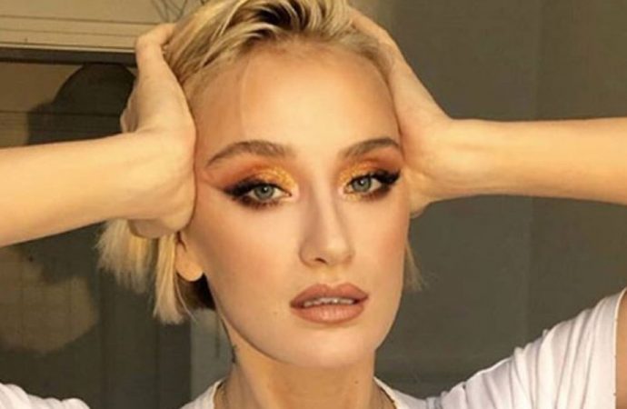 Model Didem Soydan’dan dikkat çeken ezan paylaşımı!