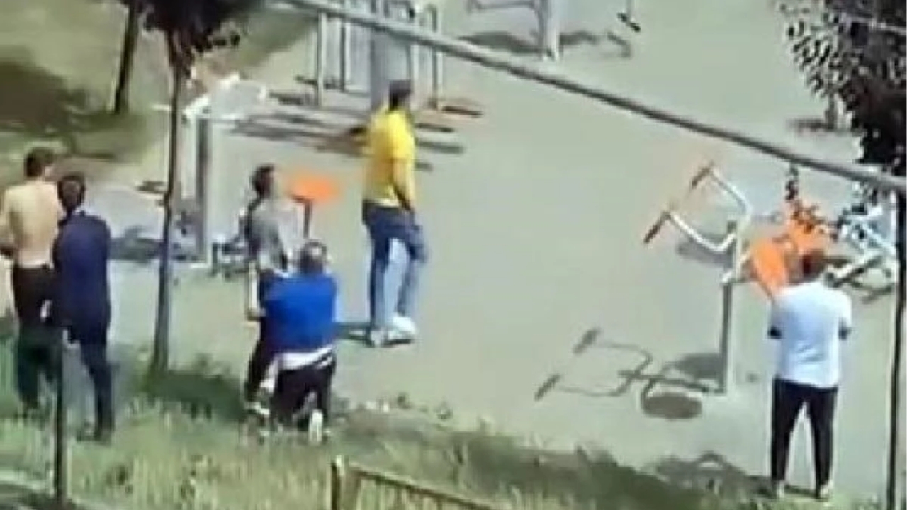 Gebze'de çocuk parkında silahlı çatışma: 2 yaralı