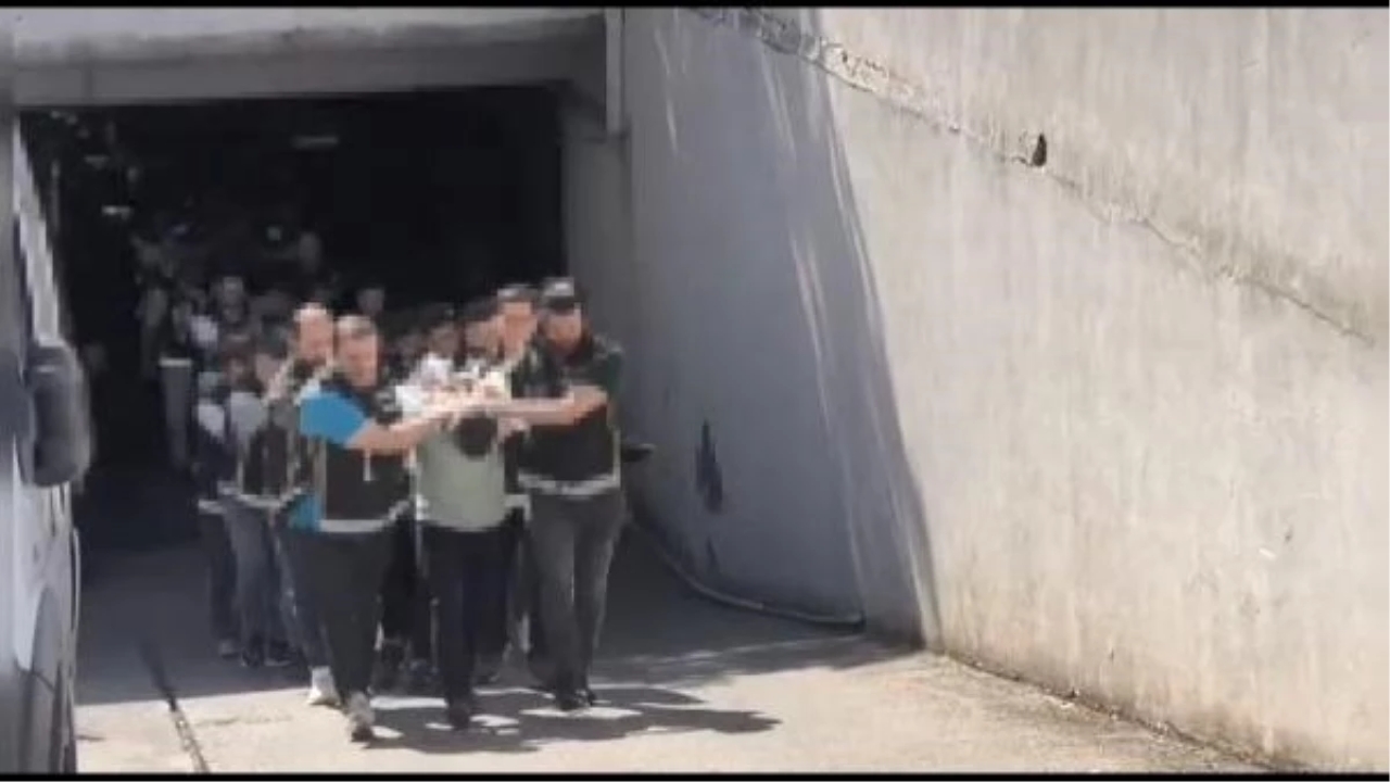Esenyurt'ta 212 daireyi 785 kişiye satan şebekeye operasyon