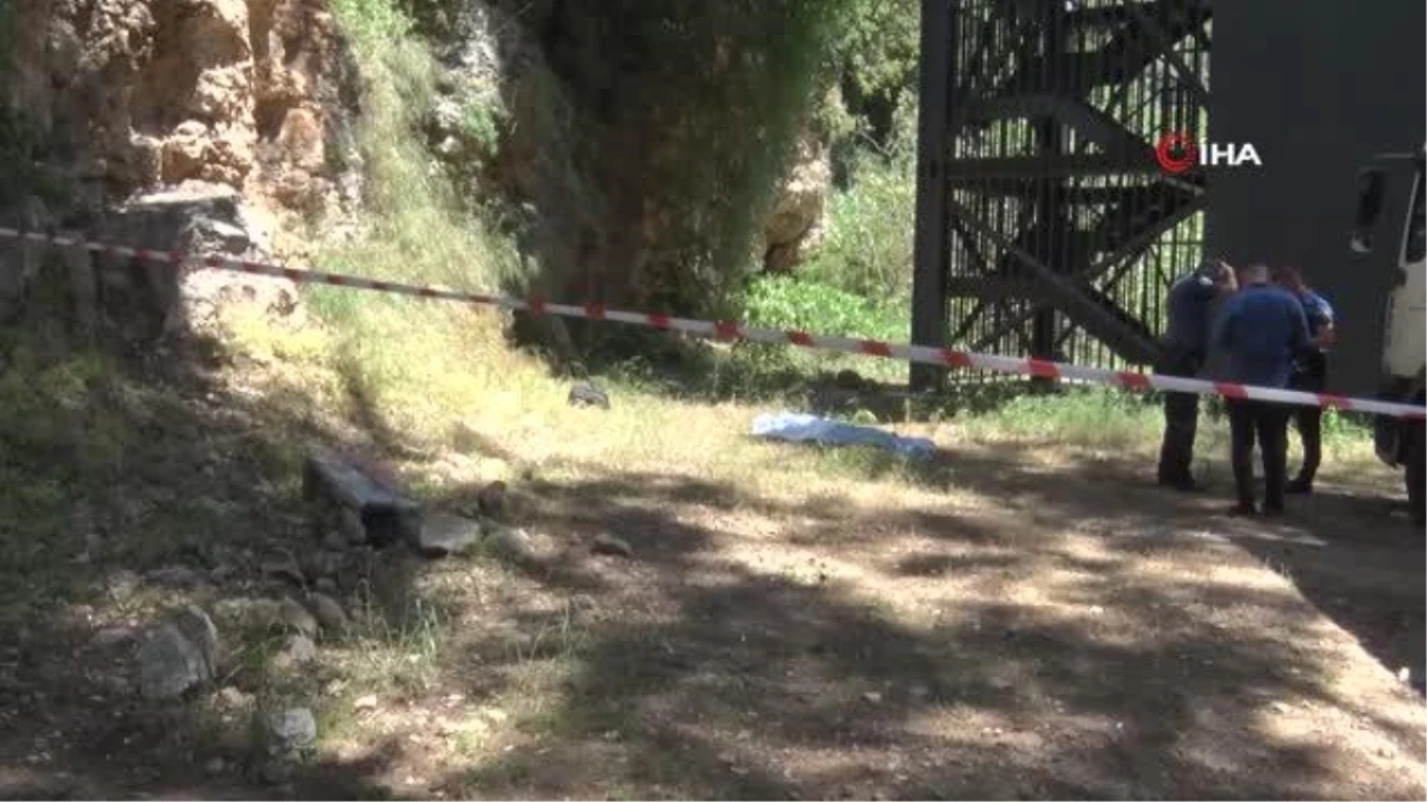 Antalya'da Asansör Yanında Genç Adamın Cesedi Bulundu