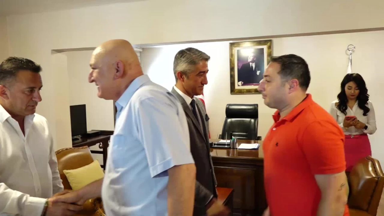 Marmaris Belediye Başkanı Mehmet Oktay, personeliyle bayramlaştı