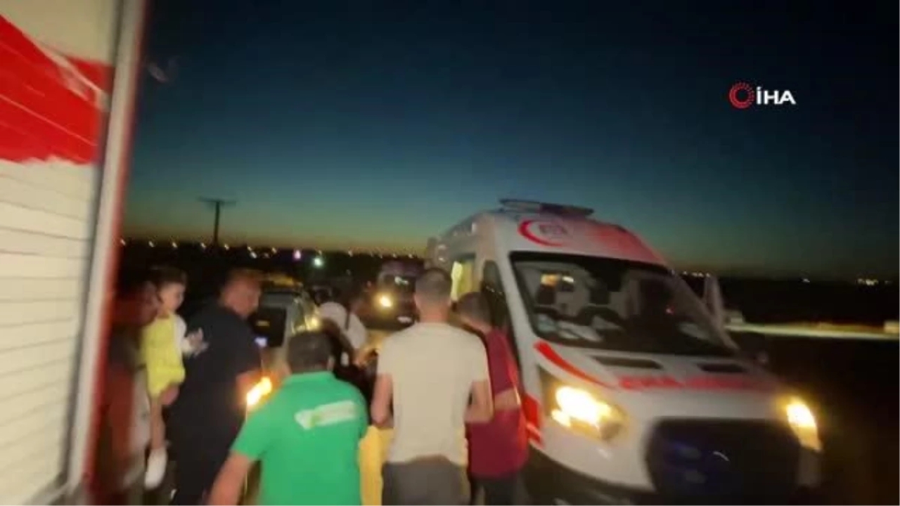 Tekirdağ'da kafa kafaya çarpışan iki otomobilde 4 kişi yaralandı