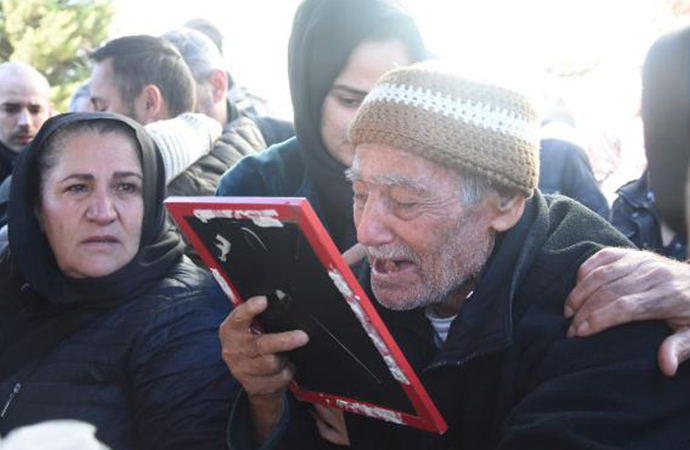 Uçak kazasında ölen Songül Bozkurt’un cenazesinde, gözyaşları sel oldu