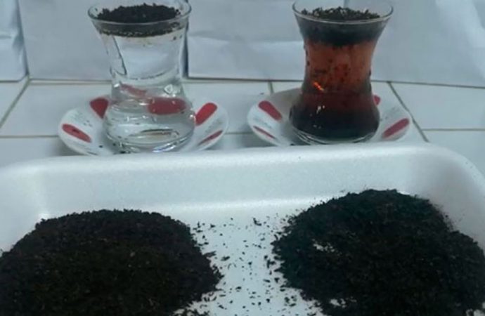Çaydaki boya hilesine soğuk suyla tespit