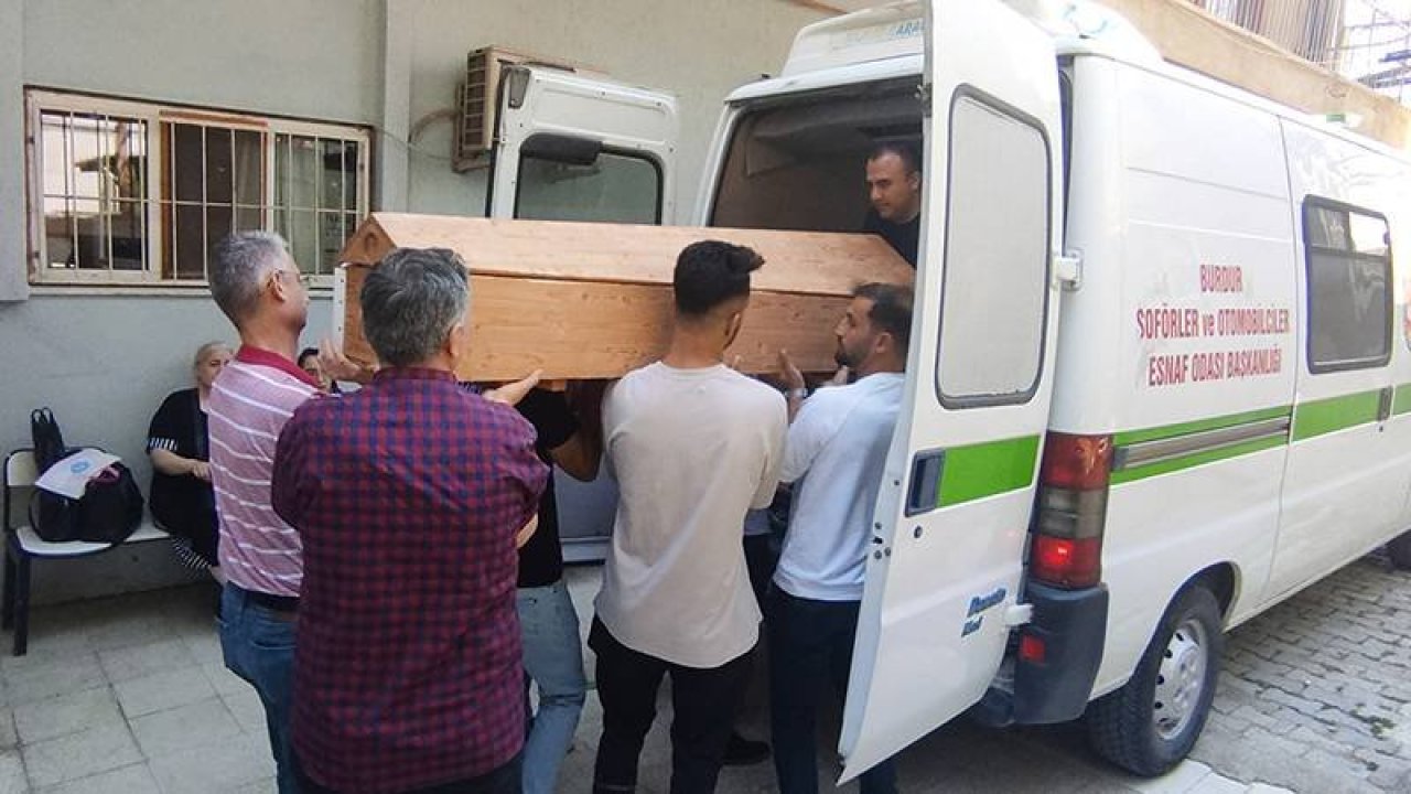 Kızının mezuniyeti gördükten sonra kalp krizi geçirip, yaşamını yitirdi