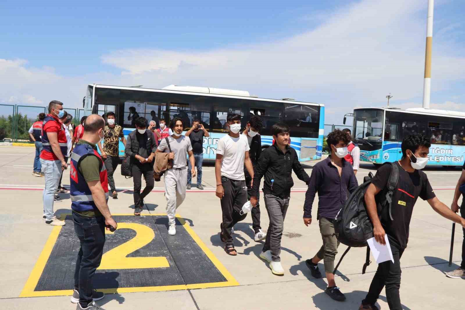 296 Afgan ülkesine gönderildi