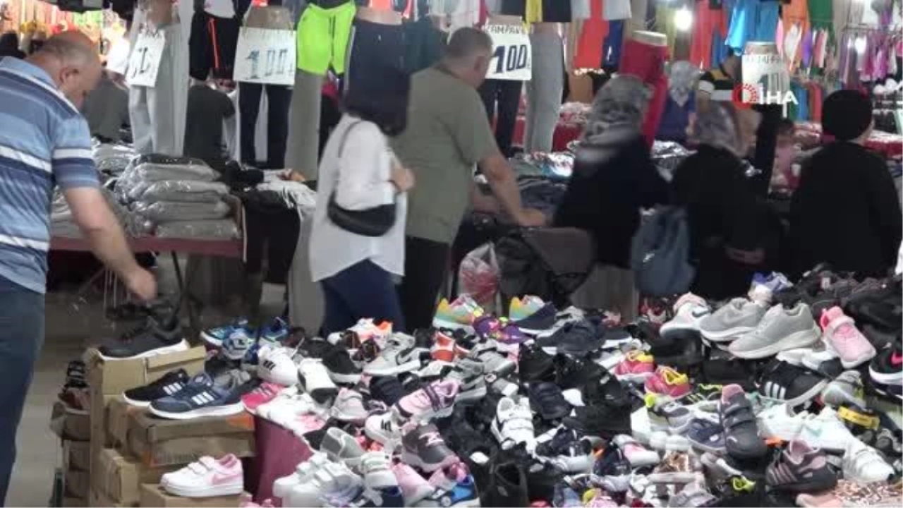 Kütahya'da Kurban Bayramı kıyafet pazarı vatandaşların ilgisini çekiyor