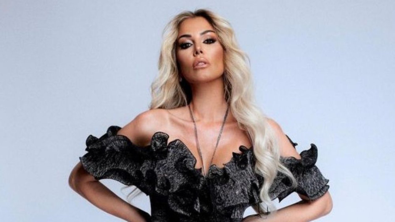 Petek Dinçöz darbe girişiminin ortasında kaldı