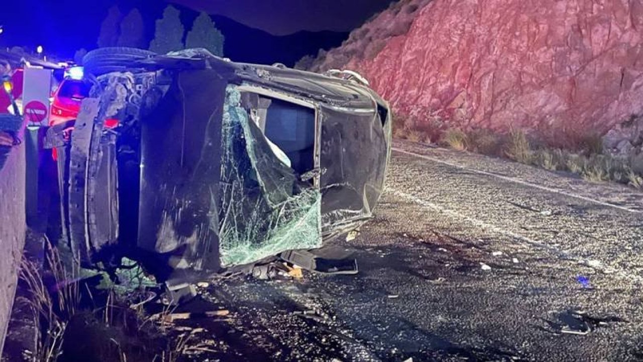 Kaza sonrası otomobilinden inen yaralı sürücüye, başka araba çarptı