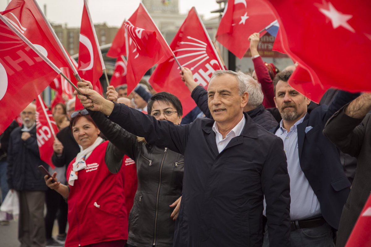 Küçükçekmece Belediye Başkanı Çebi'den kutlama çiçeği yerine bağış çağrısı