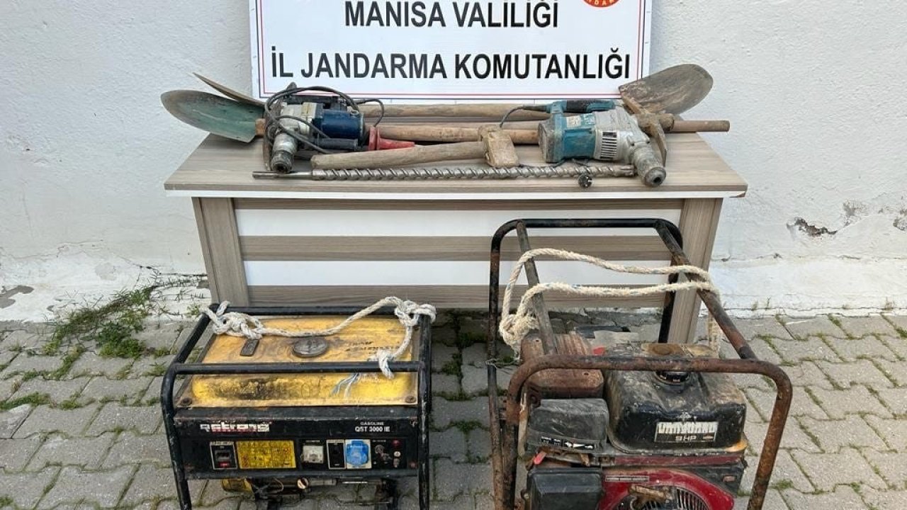 Defineciler patlayıcıyla yakalandı