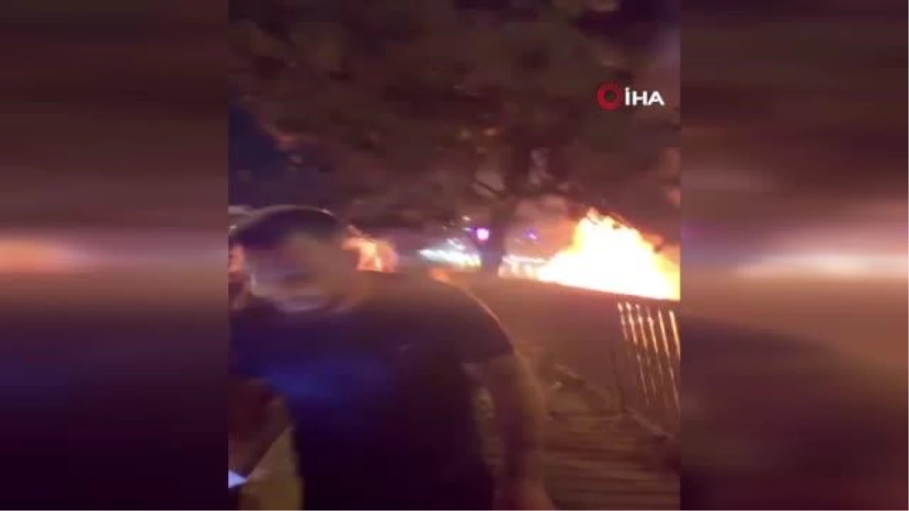 Pendik'te seyir halindeki minibüs alev alev yandı