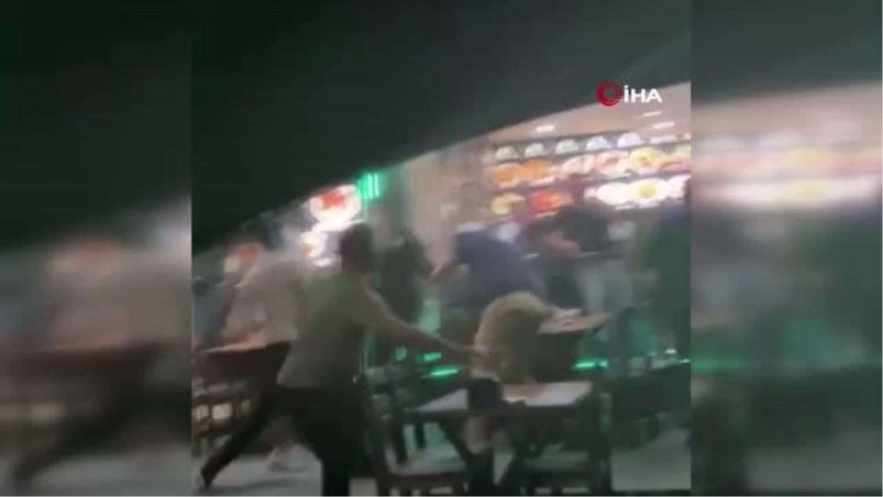 Küçükçekmece'de Dönercide Çıkan Kavga Kamerada
