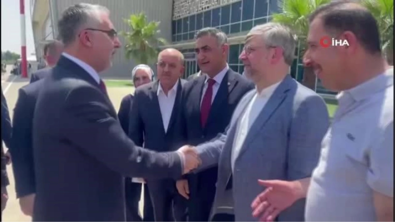 Bakan Işıkhan Mardin'de vatandaşlarla bayramlaştı
