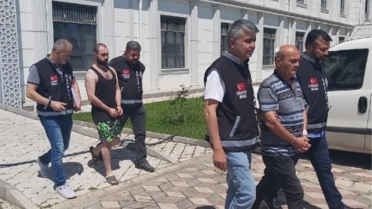 Gölcük'te Eşini Taciz Eden Kişi, Baltayla Yaraladığı Şahıs Tutuklandı