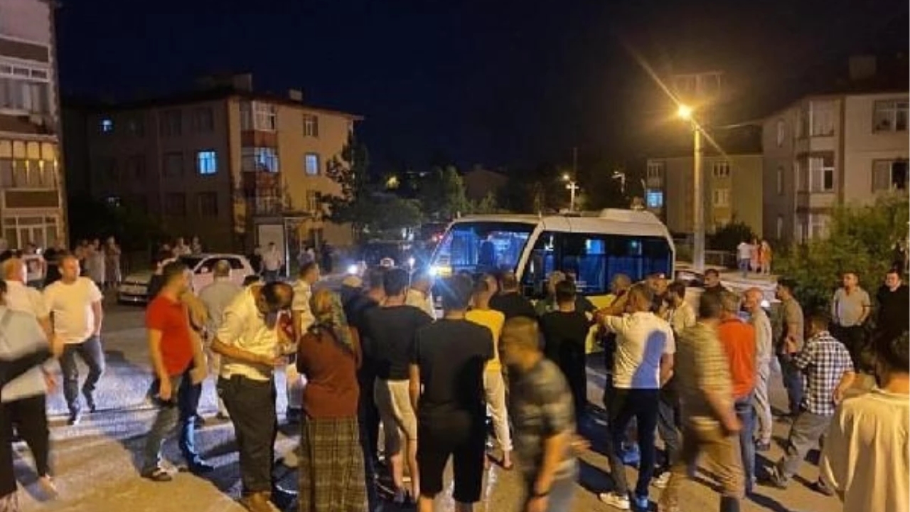 Karabük'te Yolcu Minibüsü Kazası: 70 Yaşındaki Adam Hayatını Kaybetti