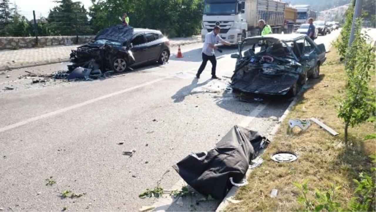 Eğirdir'de korkunç kaza: 1 ölü, 2 ağır, 7 yaralı