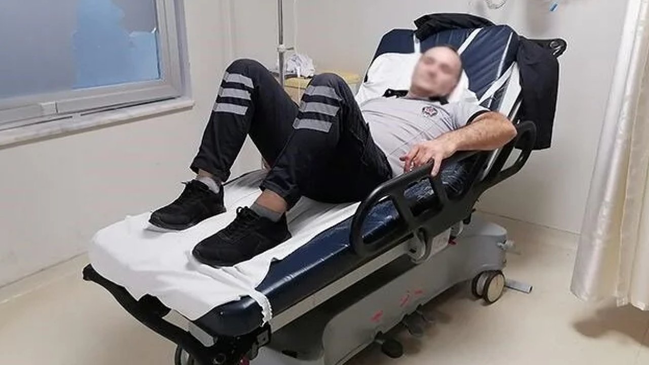 Ambulansla acil servise getirilen saldırgan, güvenlik görevlisini bıçakladı