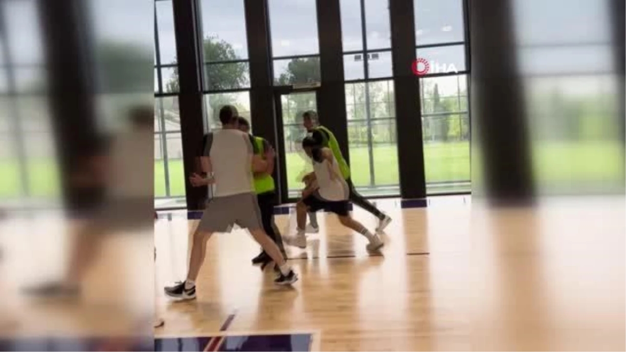 Eski Bakan Varank, Cumhurbaşkanı Erdoğan'la basketbol oynadı