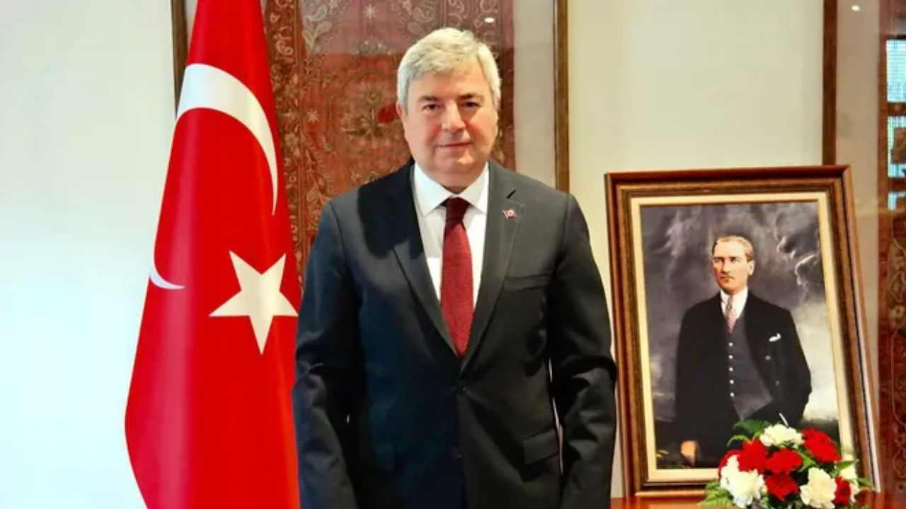 Yüzerken kalp krizi geçirdi: Türkiye'nin Lizbon Büyükelçisi Murat Karagöz hayatını kaybetti