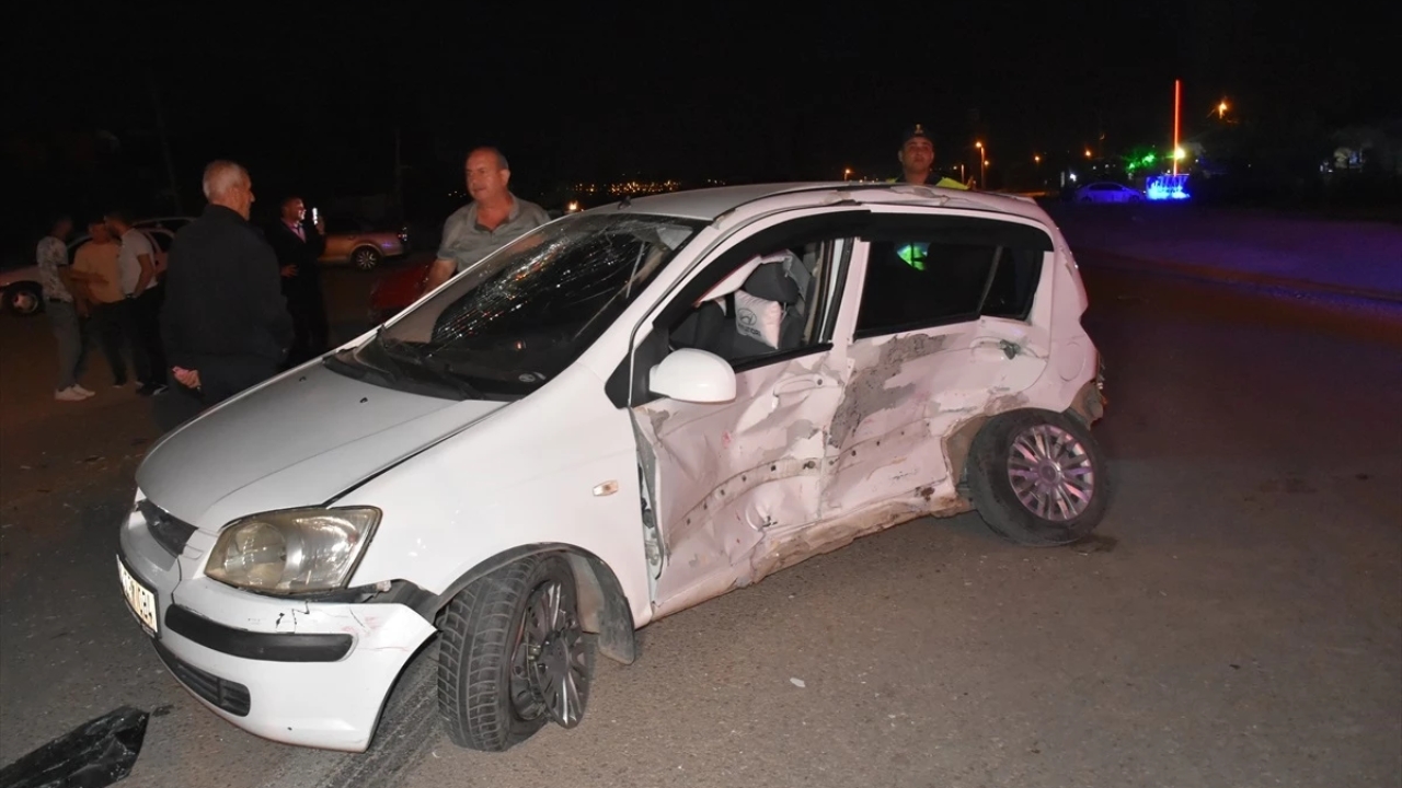 Kırıkkale'de Otomobil Çarpışması: 3 Yaralı