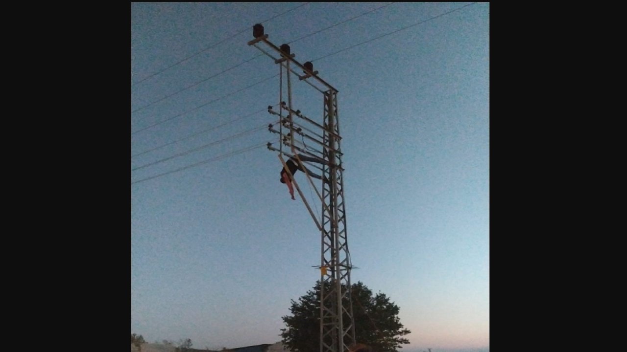 Sokak düğünü için yüksek gerilim hattında elektrik çekerken akıma kapıldı