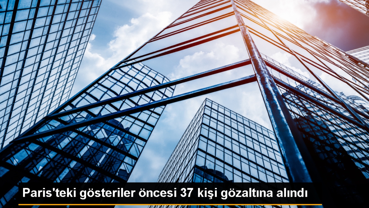 Fransa'da polis protestoları: Paris'te 37 kişi gözaltına alındı