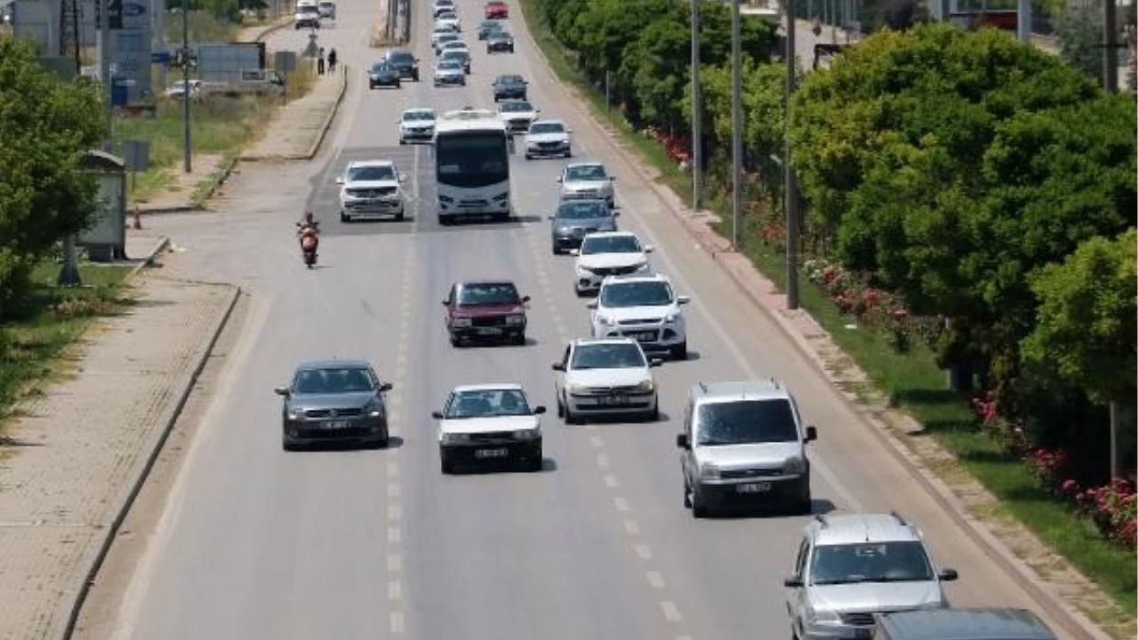 Kurban Bayramı'nda Afyonkarahisar'dan 1 Milyon 100 Bin Araç Geçti