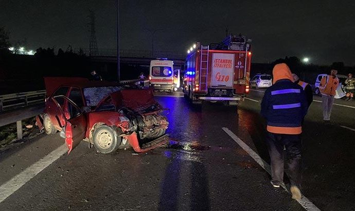 İstanbul’da feci kaza! Önce bariyerlere sonra başka otomobile çarptı: 2 ölü