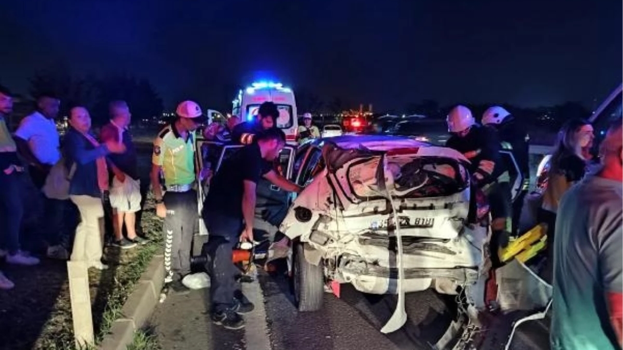 Tekirdağ'da Kamyonun Otomobile Çarptığı Kazada 4 Kişi Yaralandı
