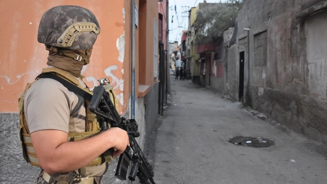 Adana'da DEAŞ operasyonunda 3 şüpheli gözaltına alındı