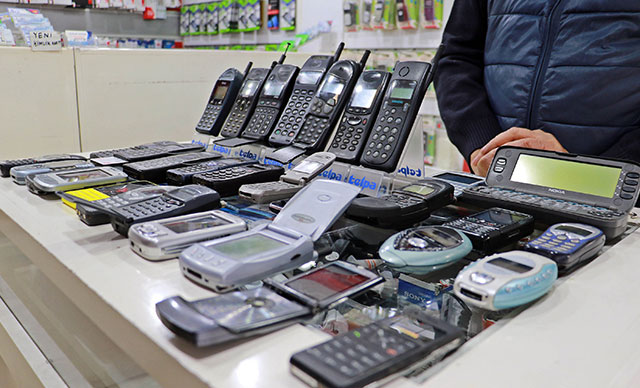 25 yıllık emek: Cep telefonu koleksiyonu, Dünya'nın en eski cep telefonları da...