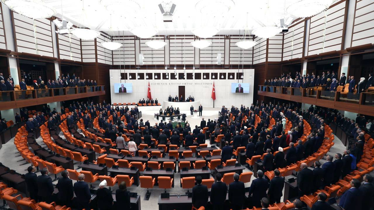 Meclis’in ilk gündemi tartışmalı Anayasa