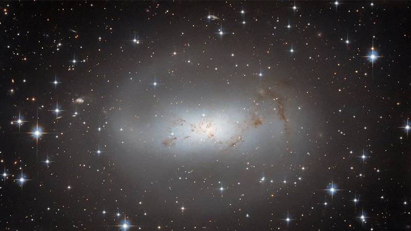 Hubble görüntüledi: İşte Samanyolu'nun 'yalnız komşusu