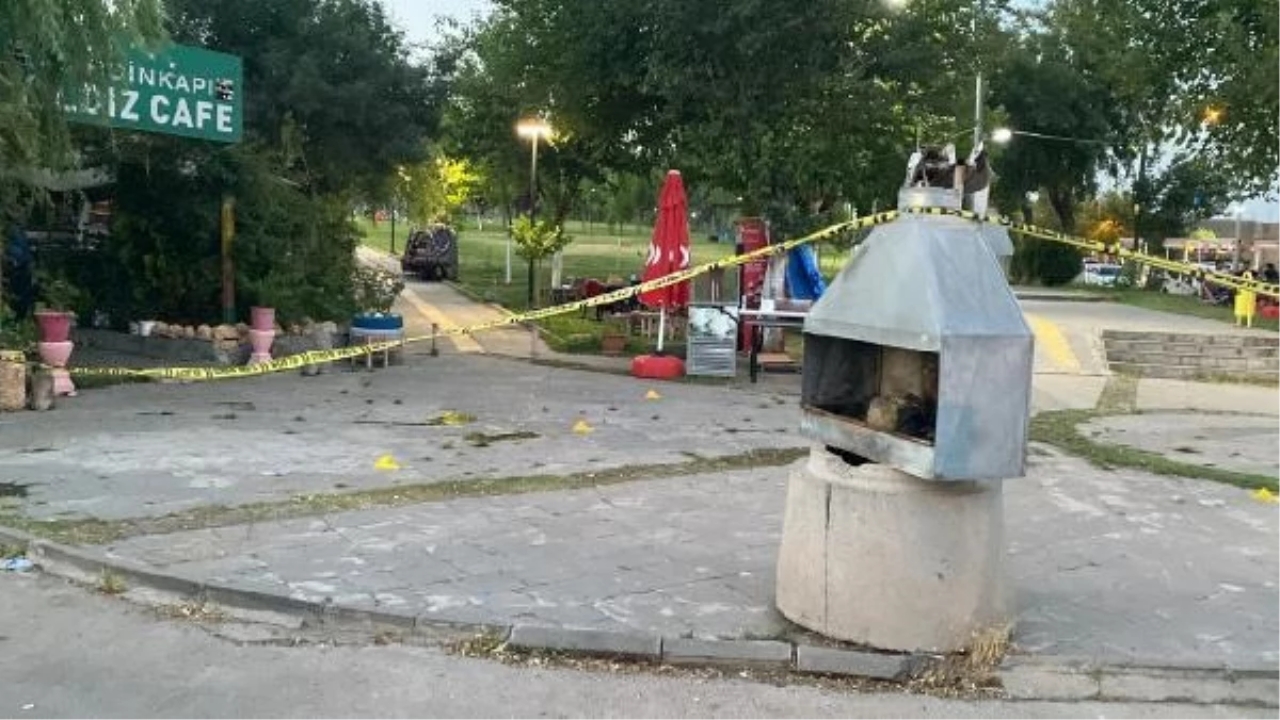 Diyarbakır'da Kafe Önünde Silahlı Kavga: 2 Yaralı