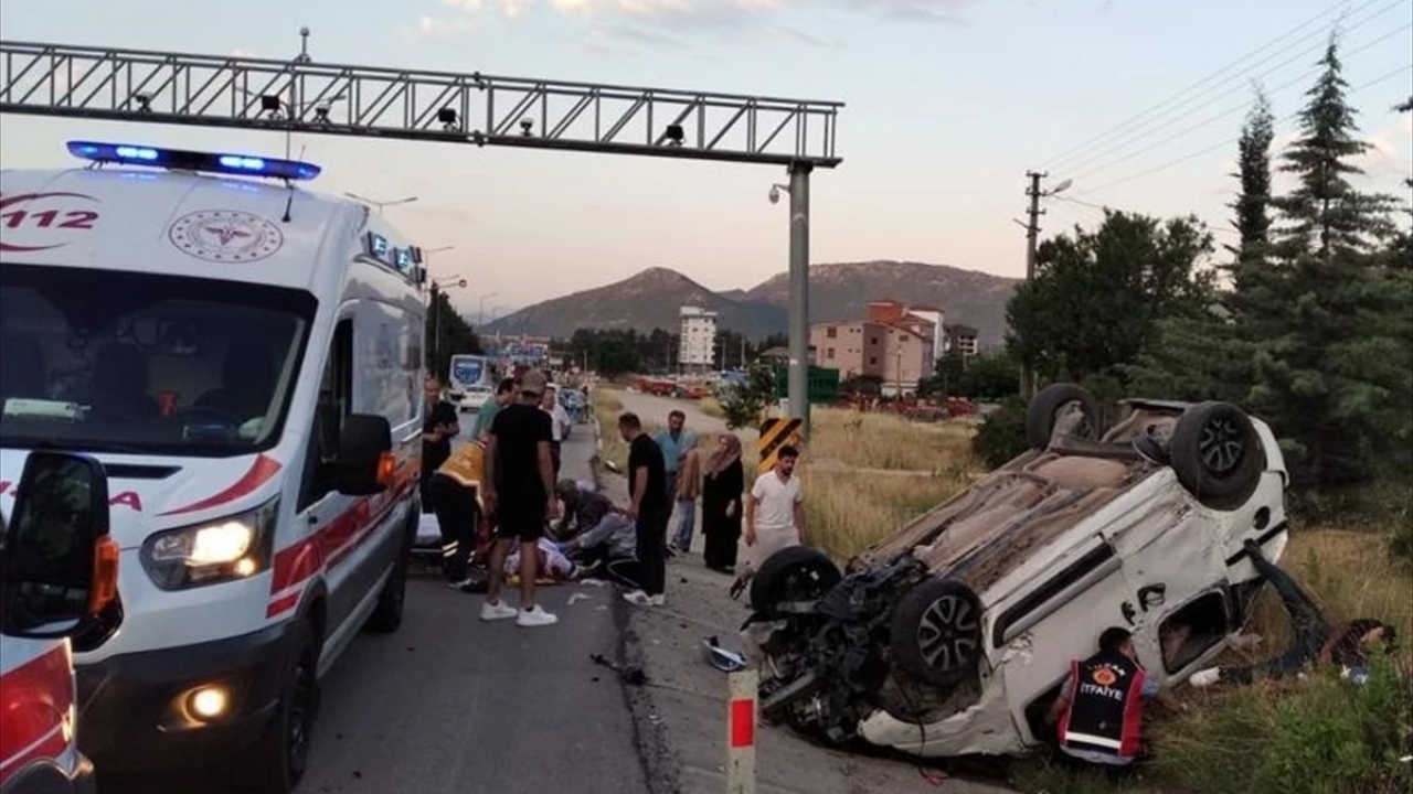 Bucak'ta trafik kazasında sürücü hayatını kaybetti