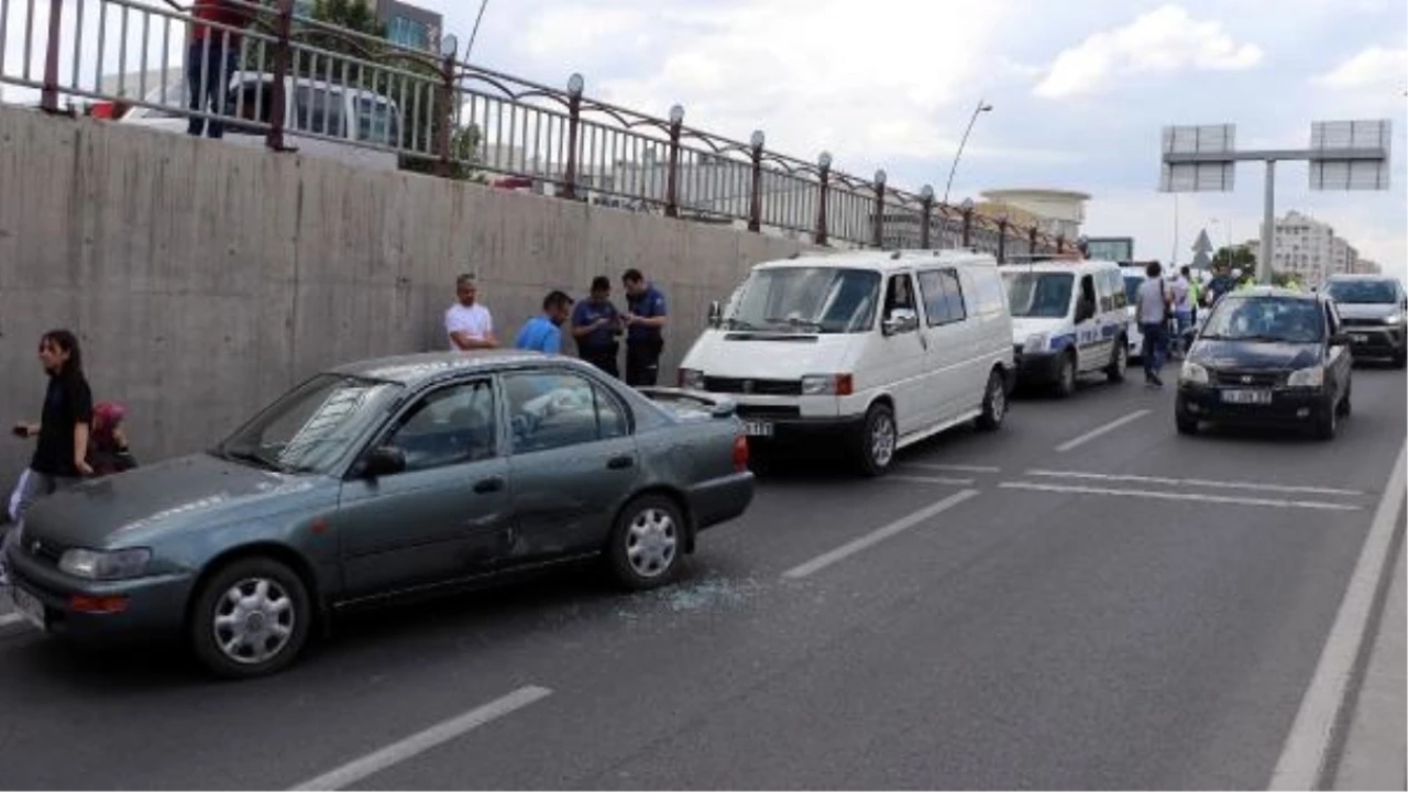 KAYSERİ'de Zincirleme Kaza Sonrası Çıkan Kavgada 1 Kişi Yaralandı