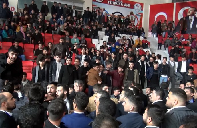 Ülkücülerin kavgasını İstiklal Marşı da ayıramadı