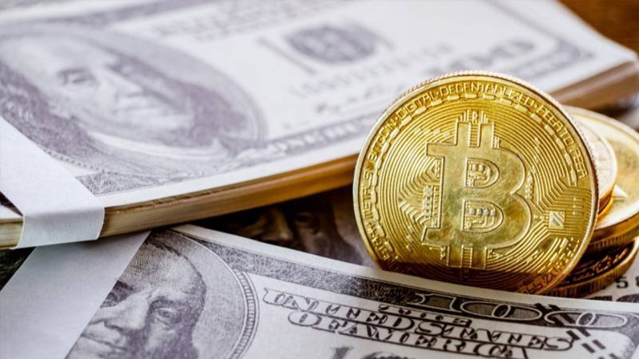 İngiliz banka Standart Chartered, Bitcoin'in 100 bin doları aşacağını tahmin ediyor