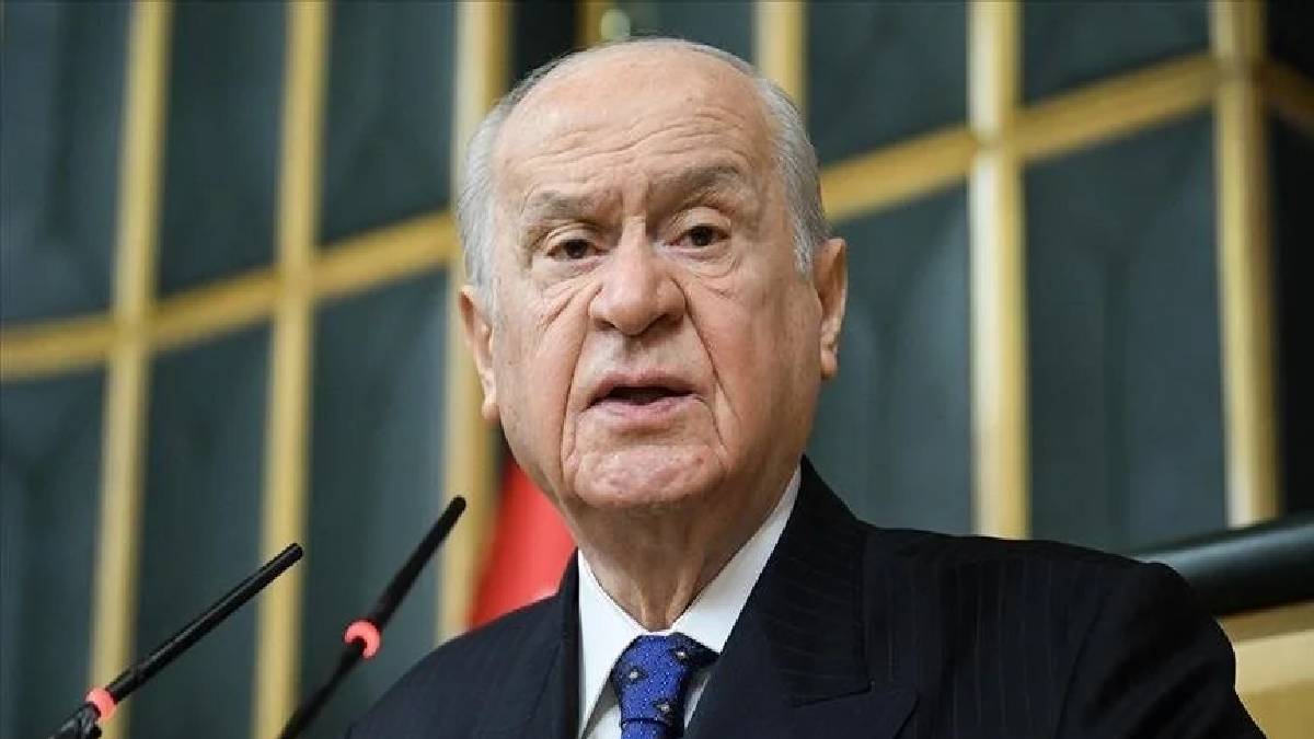 Emeklilere yüzde 25+8 bin TL zam yolda: Devlet Bahçeli duyurdu emekliler bayram etti