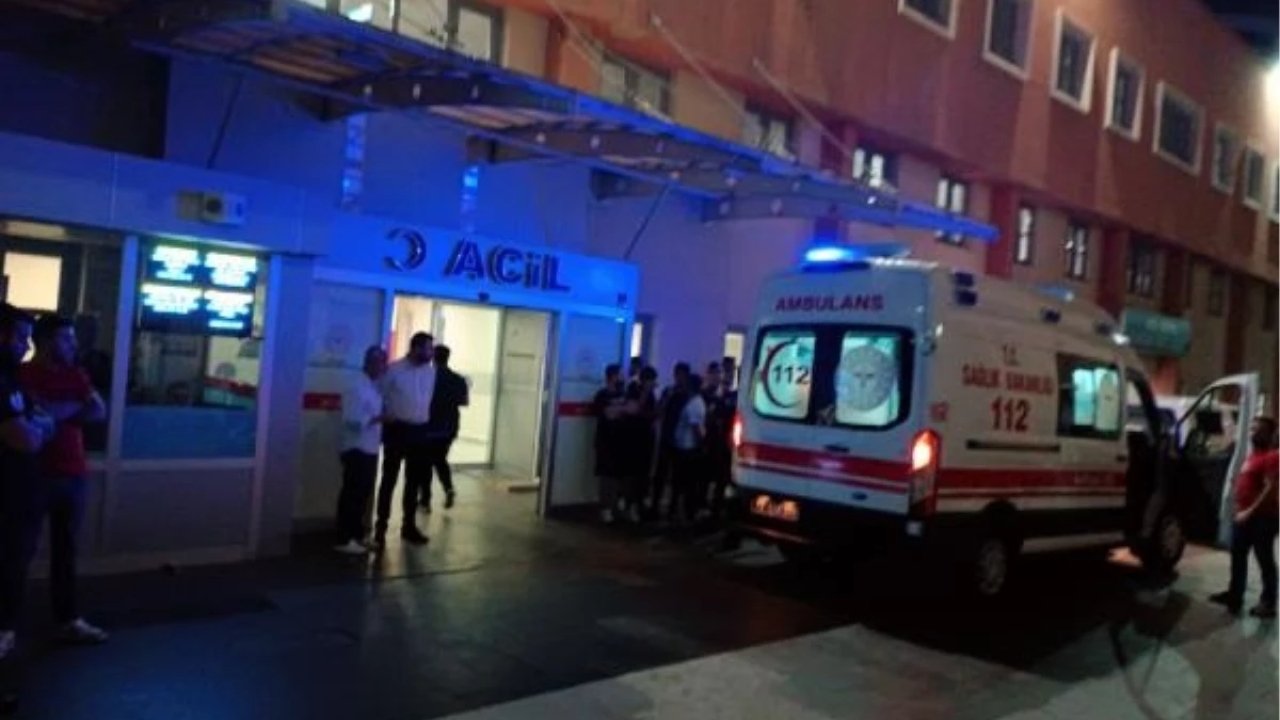 Batman'da Yunus Polislerinin Motosikleti Otomobille Çarpıştı: 2 Polis Yaralandı