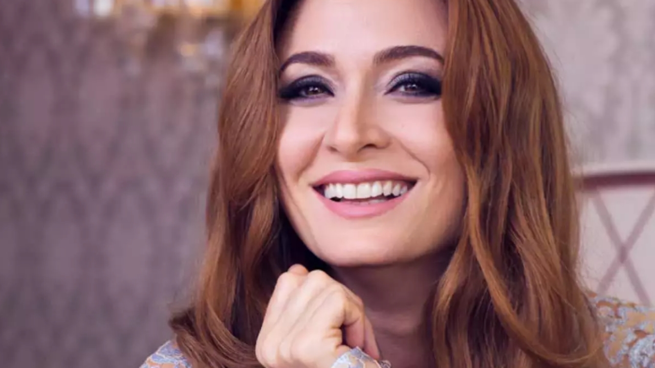 Ceyda Düvenci'nin yıllar önce oynadığı klip ortaya çıktı! Gençlik hali sosyal medyayı salladı