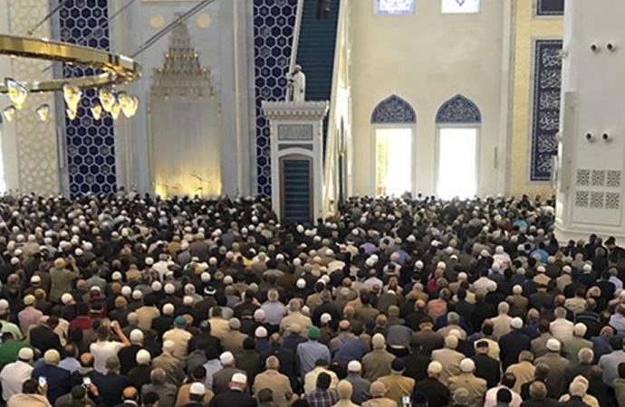 Diyanet'ten İdlib hutbesi: Ellerinizle, dillerinizle ve mallarınızla cihad edin